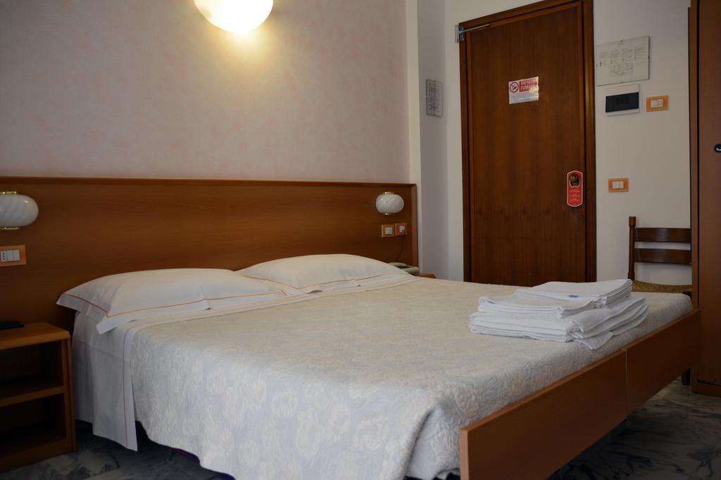Hotel Corallo Moneglia Bagian luar foto