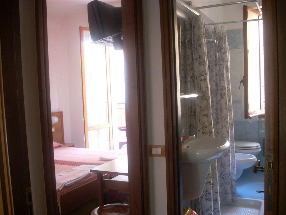 Hotel Corallo Moneglia Bagian luar foto