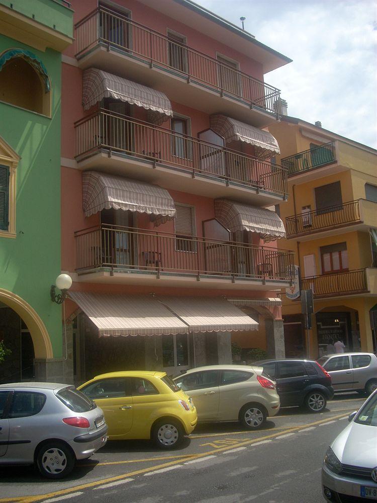 Hotel Corallo Moneglia Bagian luar foto